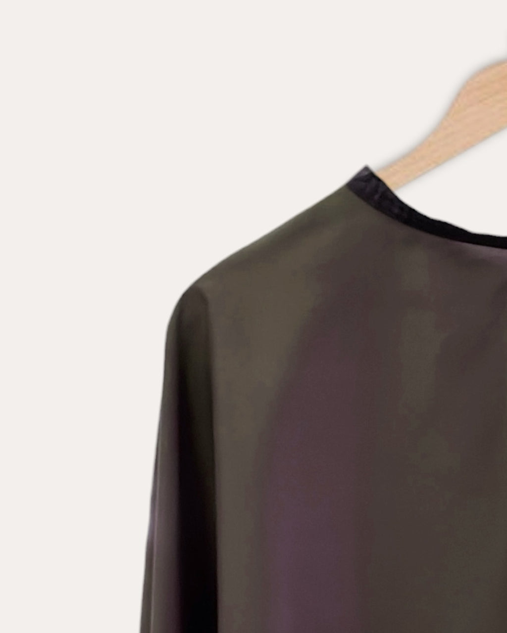 Essential Cutting Cape
