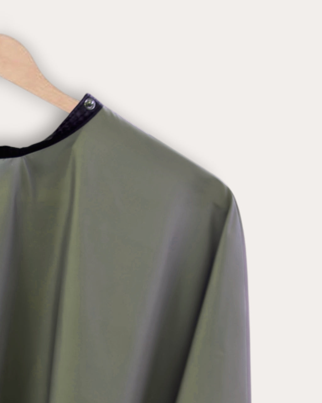 Essential Cutting Cape