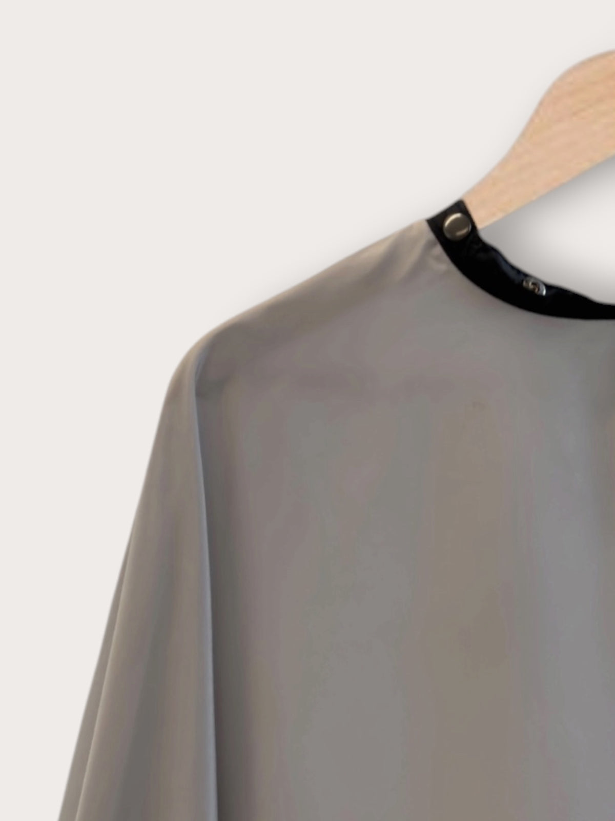 Essential Cutting Cape